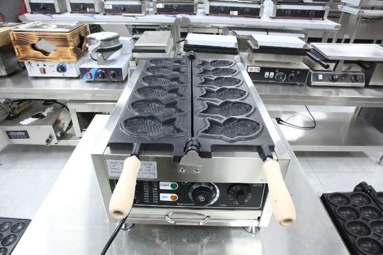 220V αυτόματη ηλεκτρική συσκευή παρασκευής βάφλας Taiyaki σε σχήμα ψαριού με 6 καλούπια βάφλας