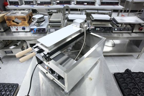 220V αυτόματη ηλεκτρική συσκευή παρασκευής βάφλας Taiyaki σε σχήμα ψαριού με 6 καλούπια βάφλας